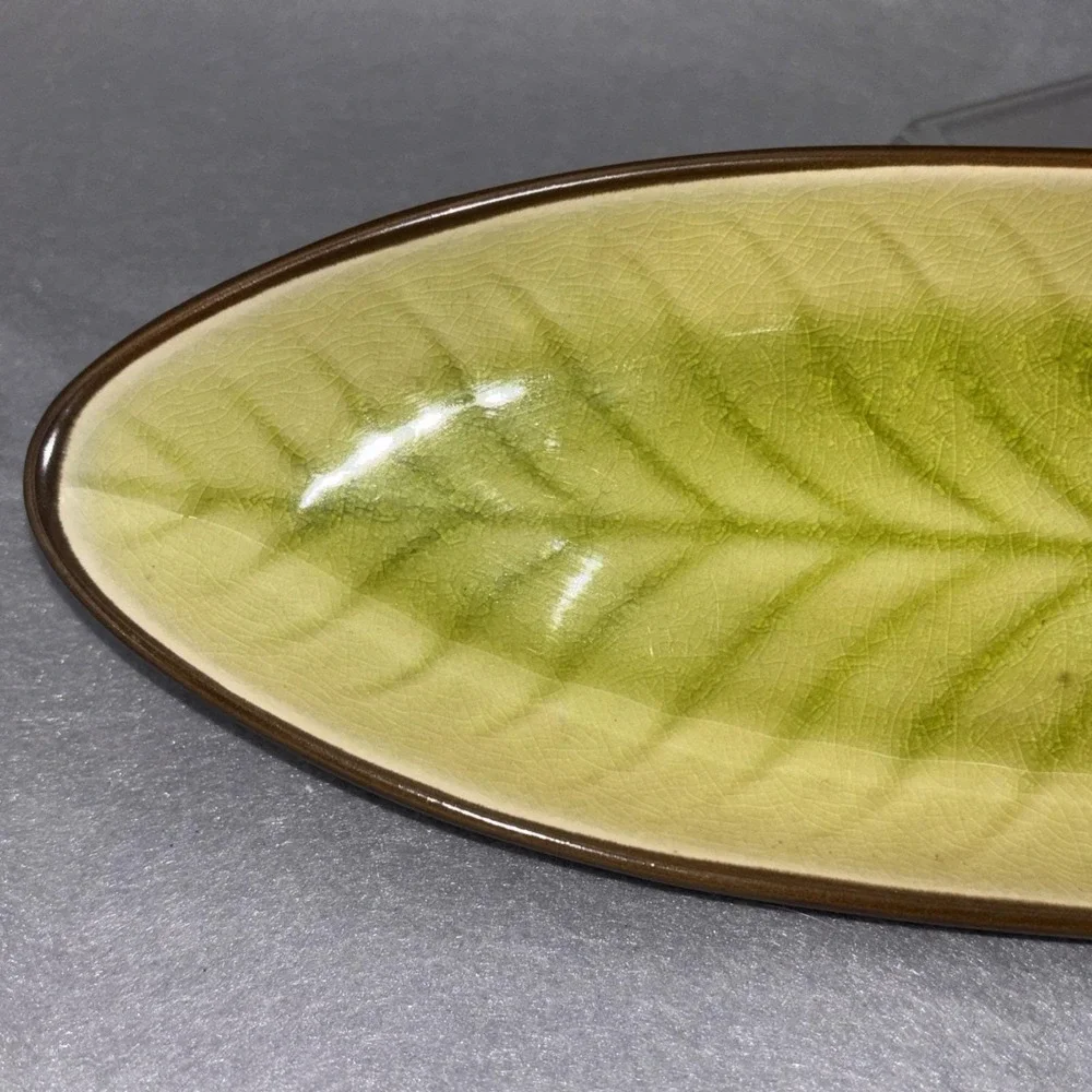 Vintage Pier One Stoneware Long Green Tropical Palm Leaf Appetizer Boat‎ Plate